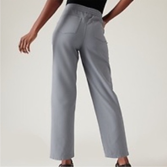 EUC Athleta Farallon Pants Grey Size XL
Retail $99.00 - Picture 4 of 11
